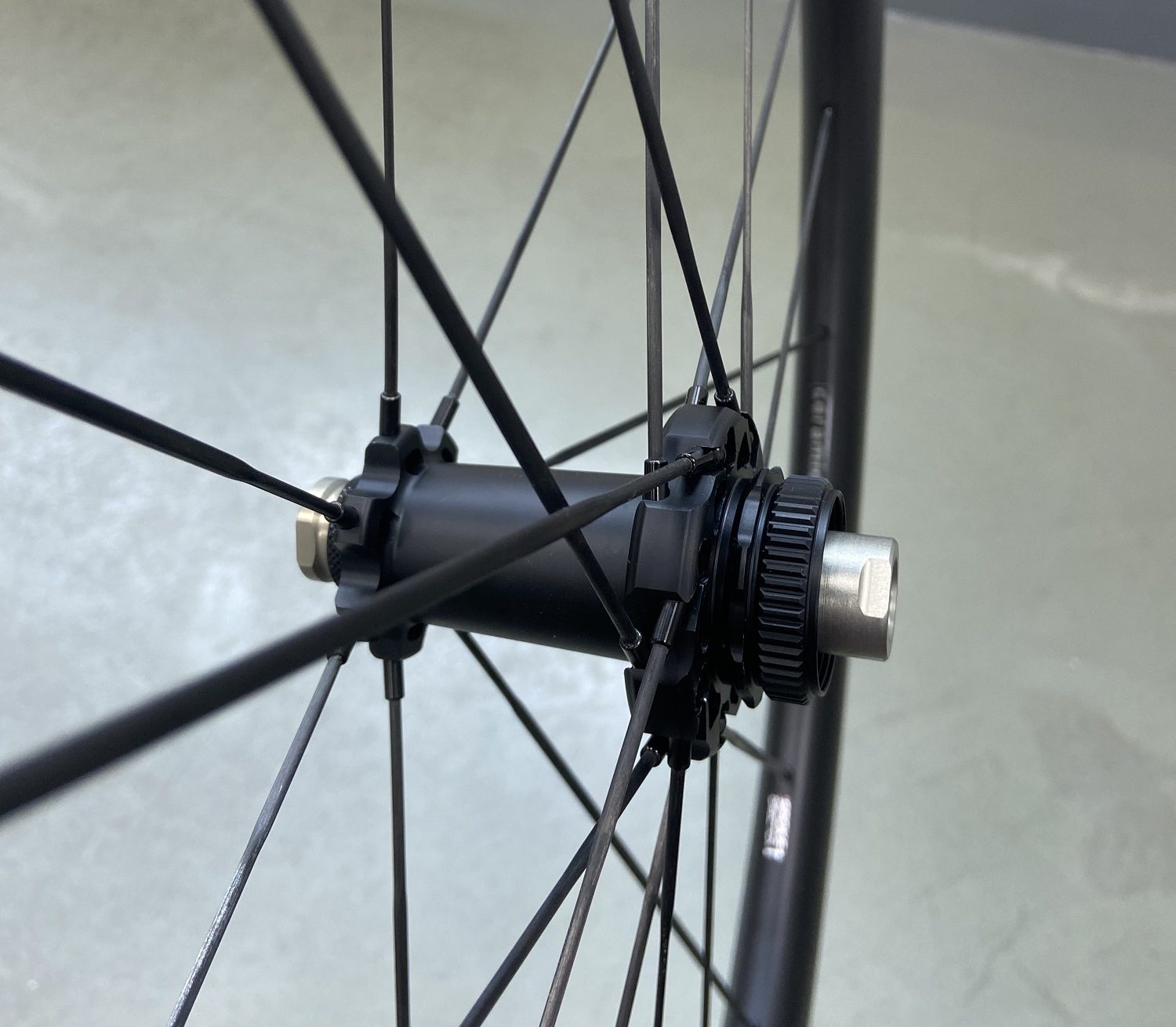 Carbon Spokes Built in Front Hub at WB